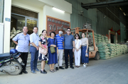 Tham quan nhà máy chế biến gạo Tô Hồng